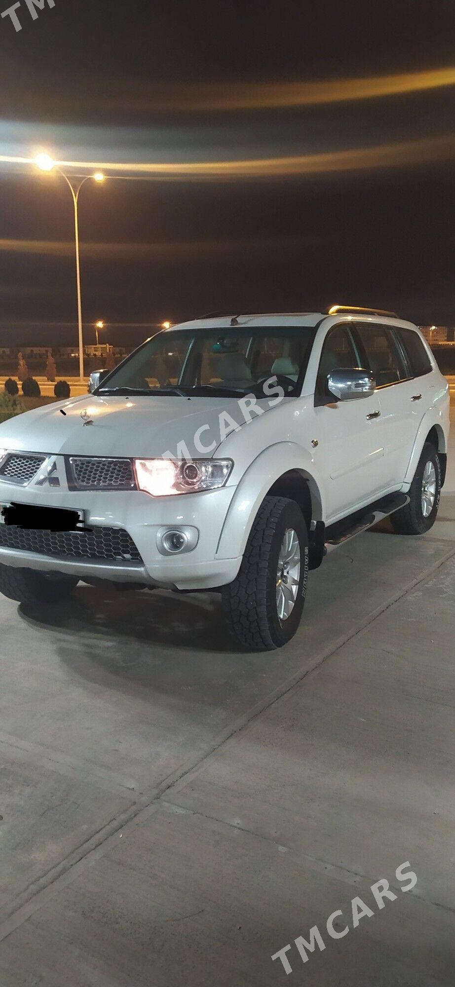 Mitsubishi Montero Sport 2013 - 280 000 TMT - Balkanabat - img 3