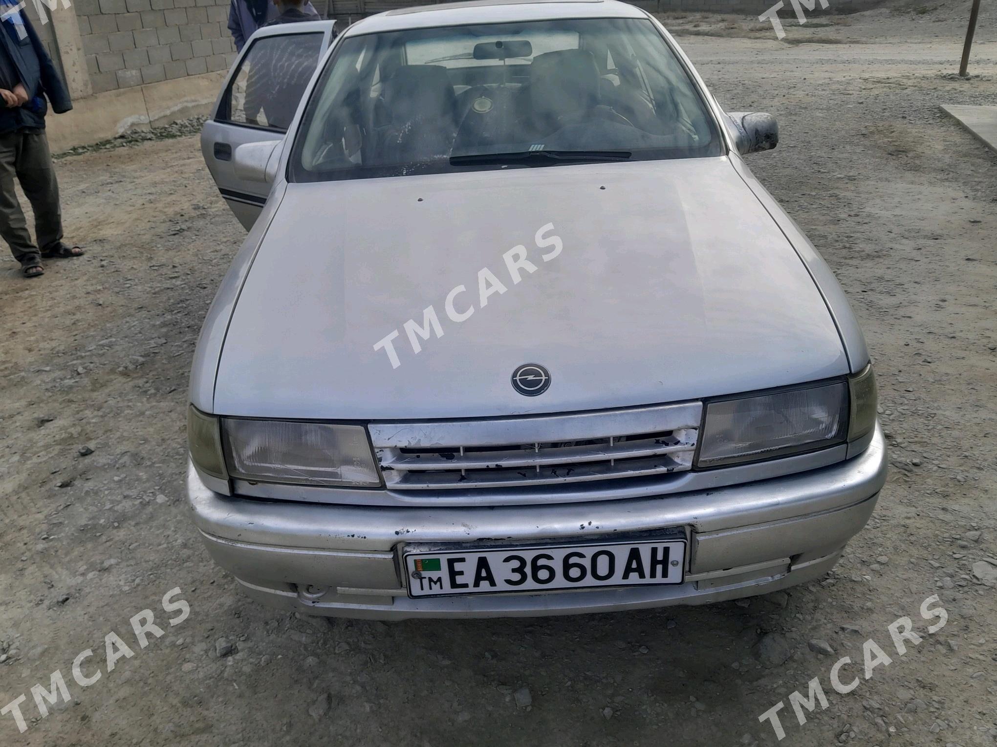 Opel Vectra 1989 - 25 000 TMT - Бахарден - img 4