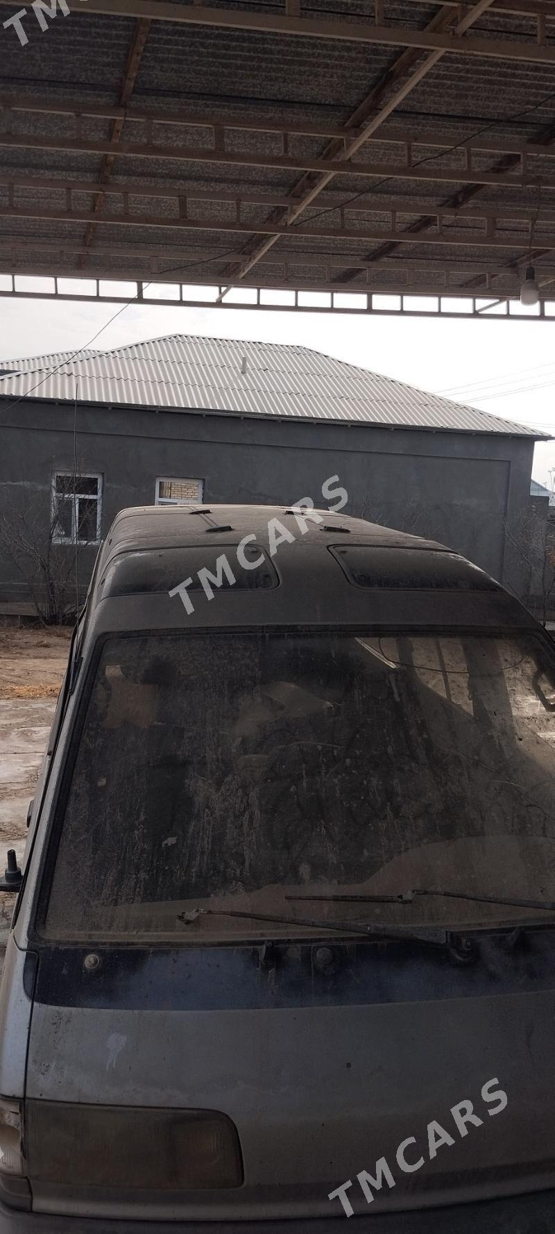 Toyota Hiace 1991 - 16 000 TMT - Векильбазар - img 6