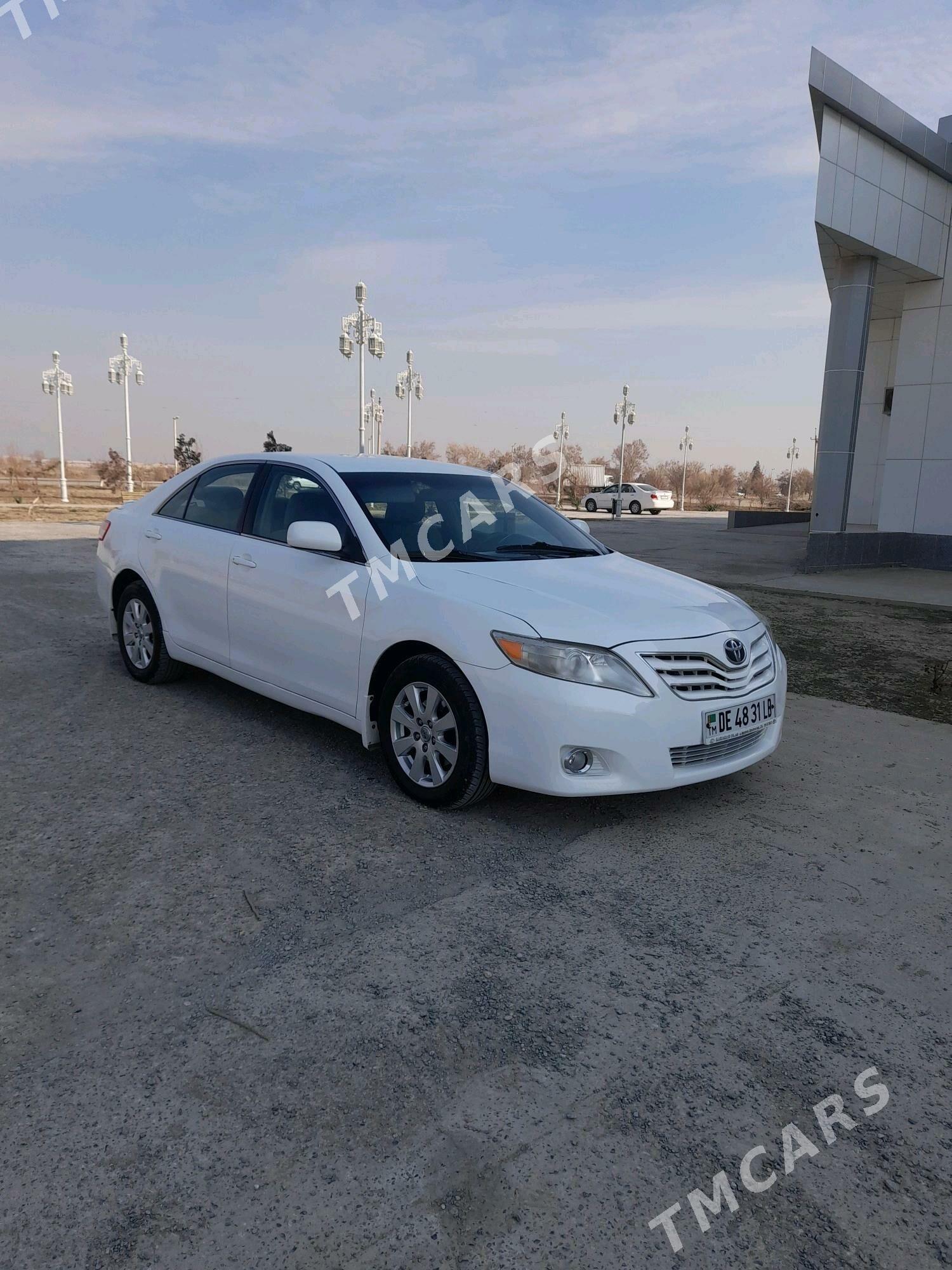 Toyota Camry 2010 - 130 000 TMT - Халач - img 2