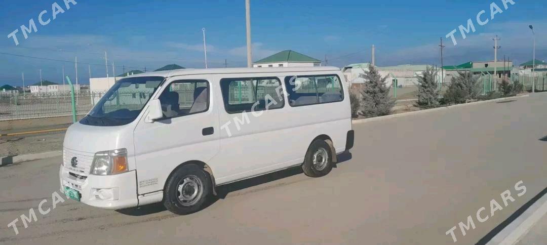 Nissan Urvan 2009 - 190 000 TMT - Балканабат - img 3