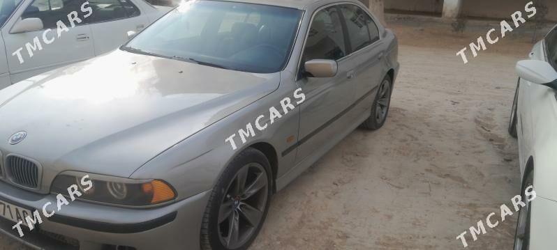 BMW E39 2002 - 90 000 TMT - Aşgabat - img 3