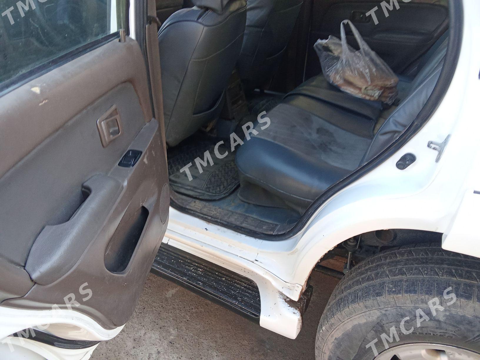 Toyota 4Runner 2001 - 110 000 TMT - Векильбазар - img 4