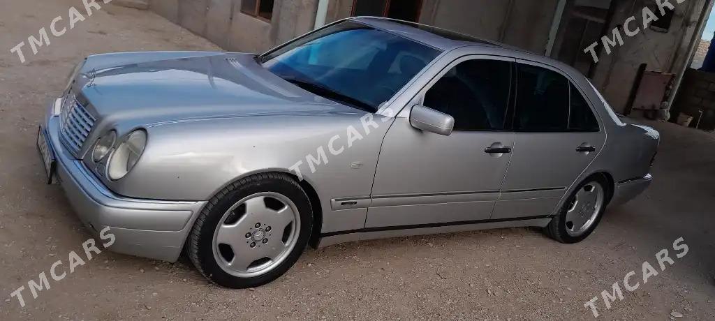 Mercedes-Benz E320 1999 - 110 000 TMT - Gumdag - img 2