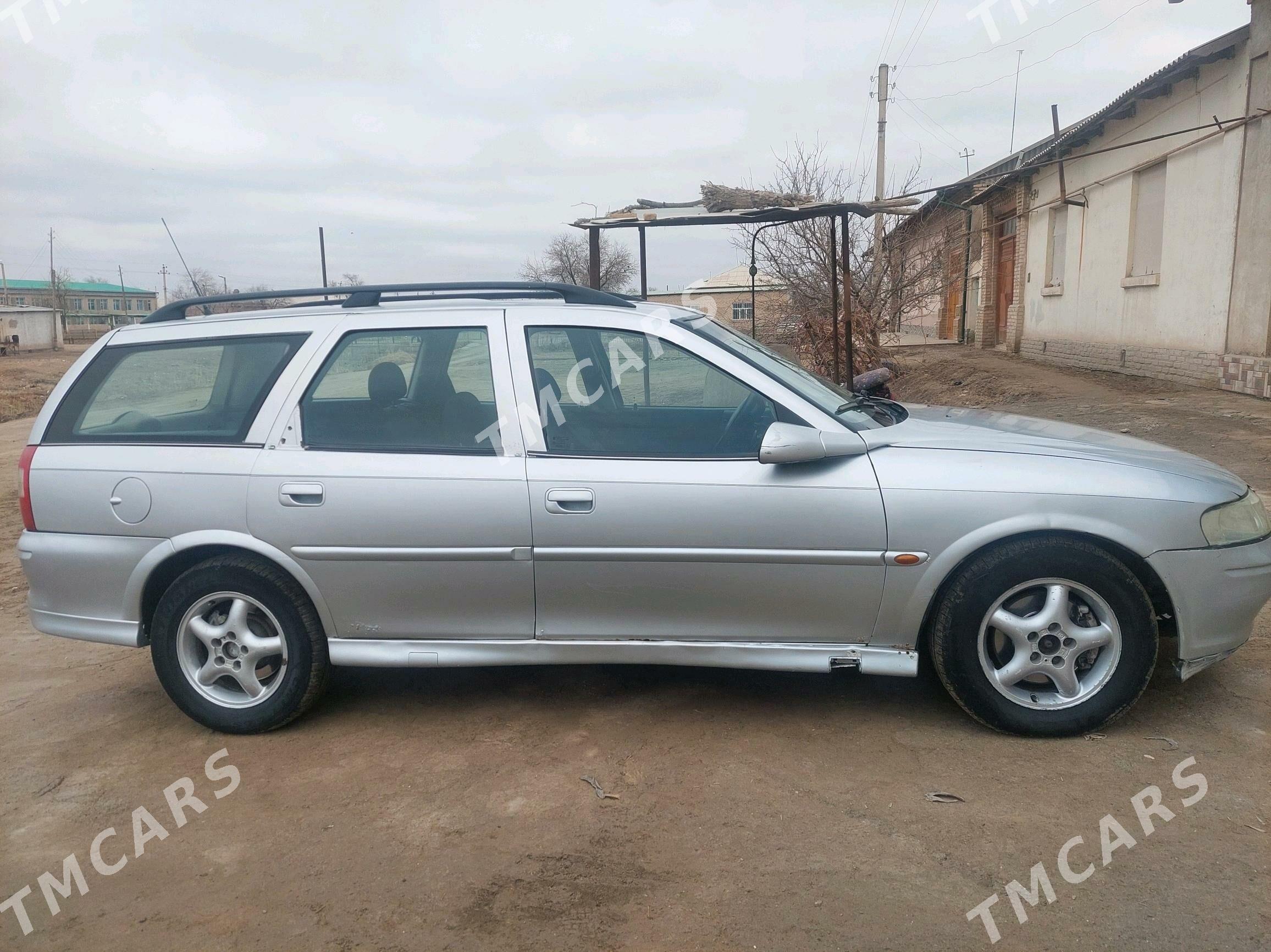 Opel Vectra 2001 - 60 000 TMT - Гурбансолтан Едже - img 2