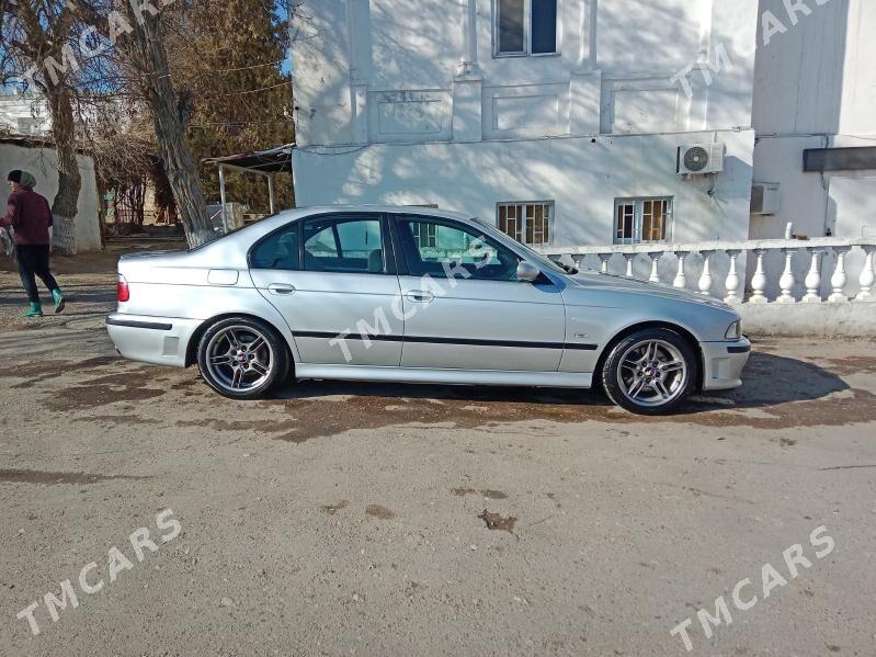 BMW E39 2002 - 150 000 TMT - Türkmenbaşy - img 3