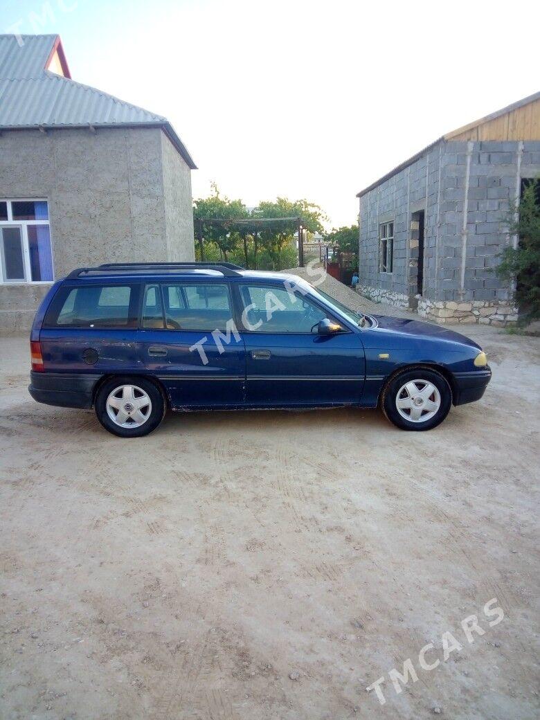 Opel Astra 1994 - 28 000 TMT - Этрек - img 2