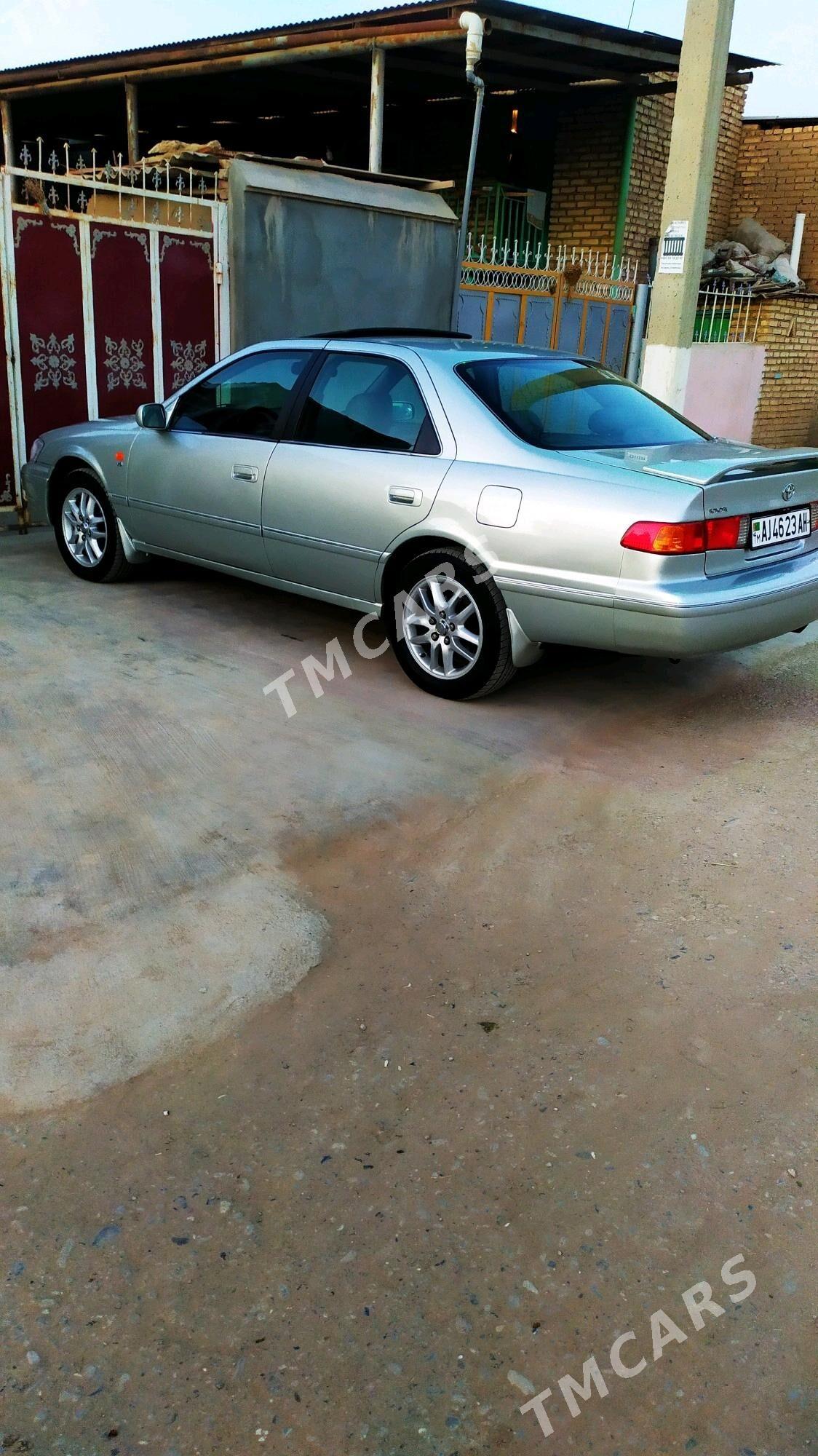 Toyota Camry 2001 - 180 000 TMT - Теджен - img 3