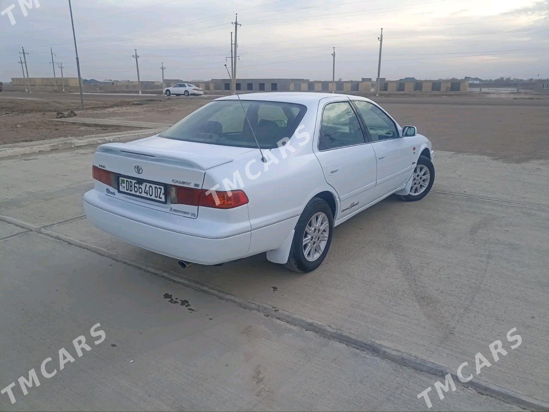 Toyota Camry 2001 - 112 000 TMT - Кёнеургенч - img 2