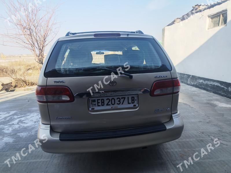 Toyota Sienna 2002 - 140 000 TMT - Türkmenabat - img 3