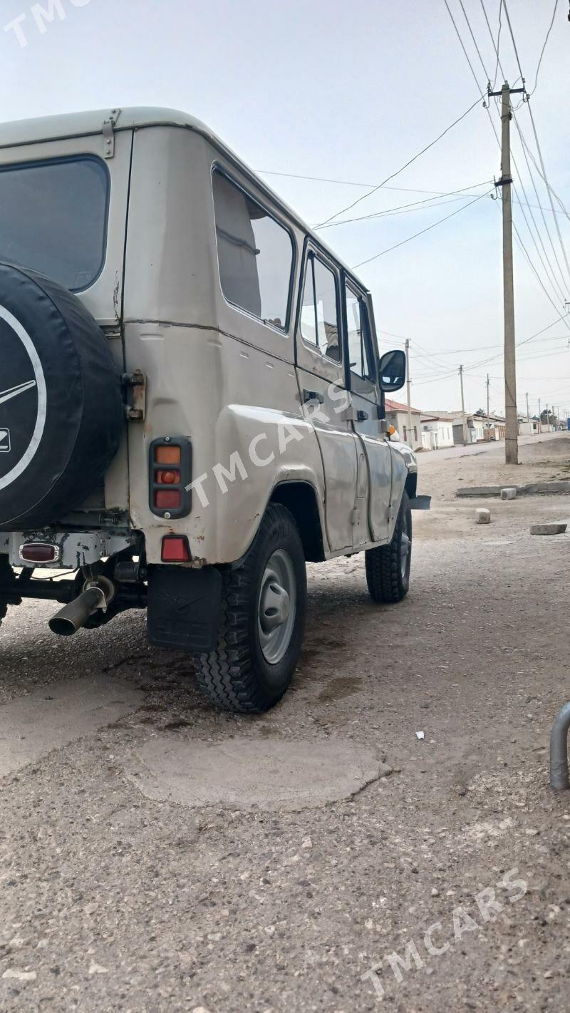 UAZ 469 2000 - 50 000 TMT - Балканабат - img 2