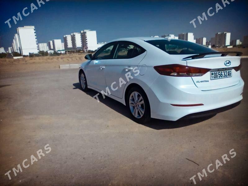 Hyundai Elantra 2018 - 170 000 TMT - Кëши - img 4