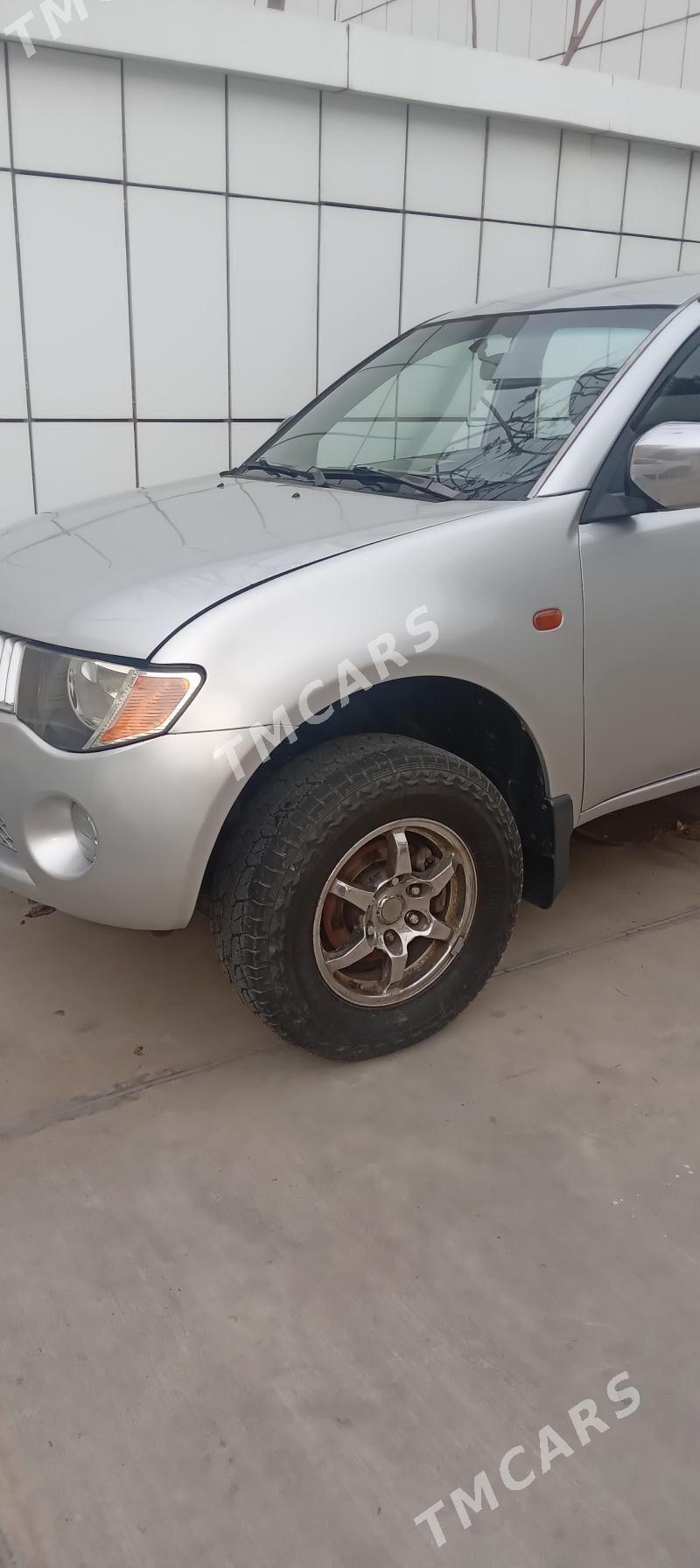 Mitsubishi L200 2008 - 130 000 TMT - 4 мкр - img 2