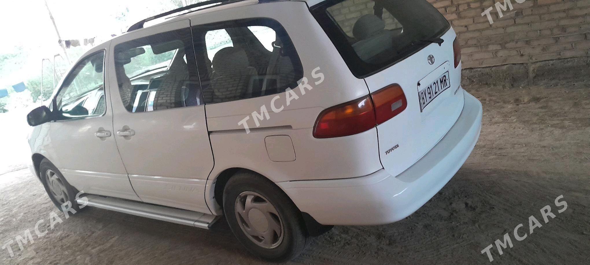 Toyota Sienna 2000 - 135 000 TMT - Мары - img 2