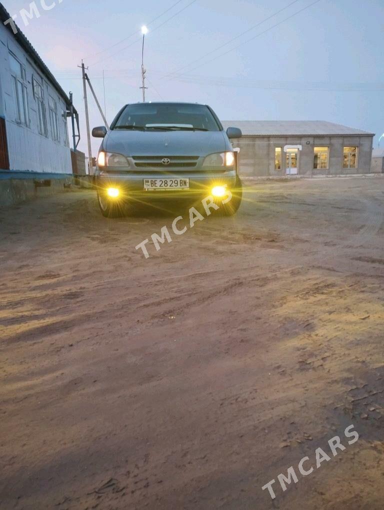 Toyota Sienna 2002 - 130 000 TMT - Эсенгулы - img 5