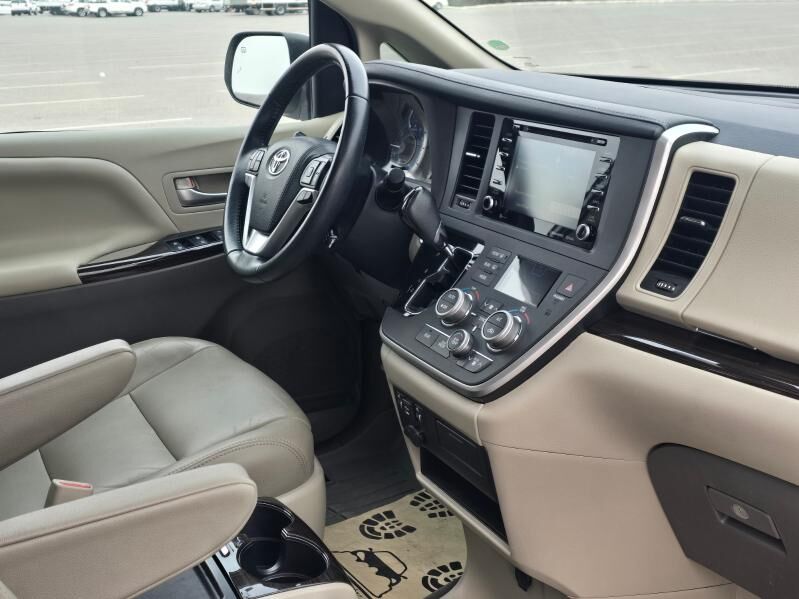 Toyota Sienna 2019 - 480 000 TMT - Aşgabat - img 9