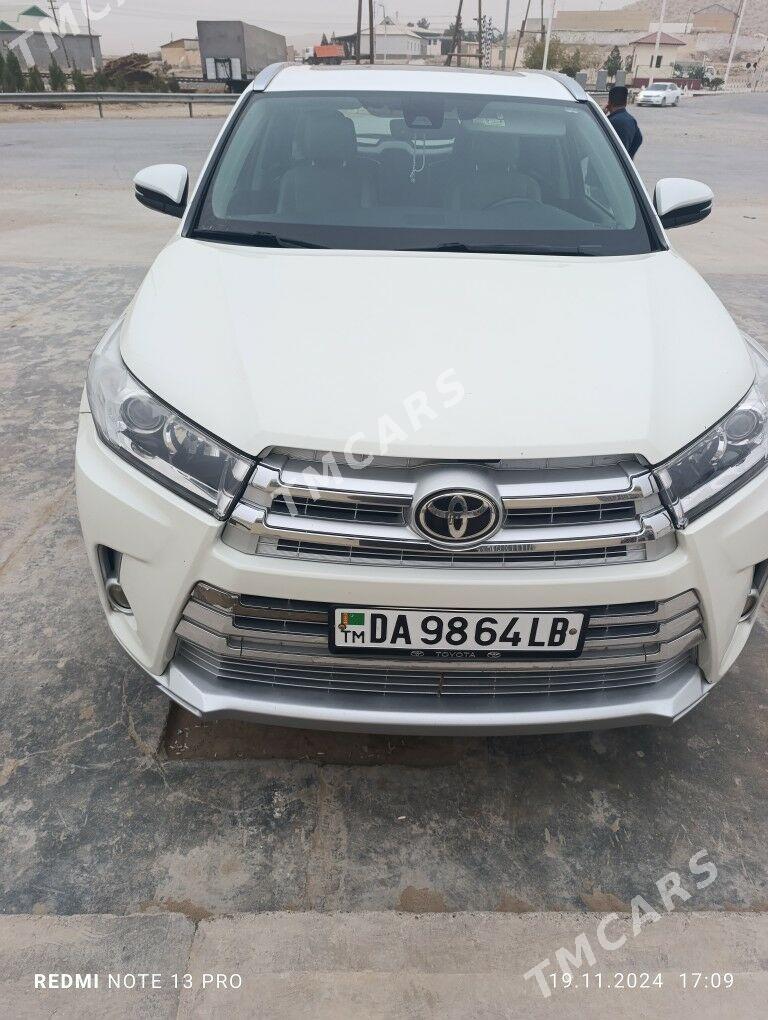 Toyota Highlander 2018 - 460 000 TMT - Köýtendag - img 2