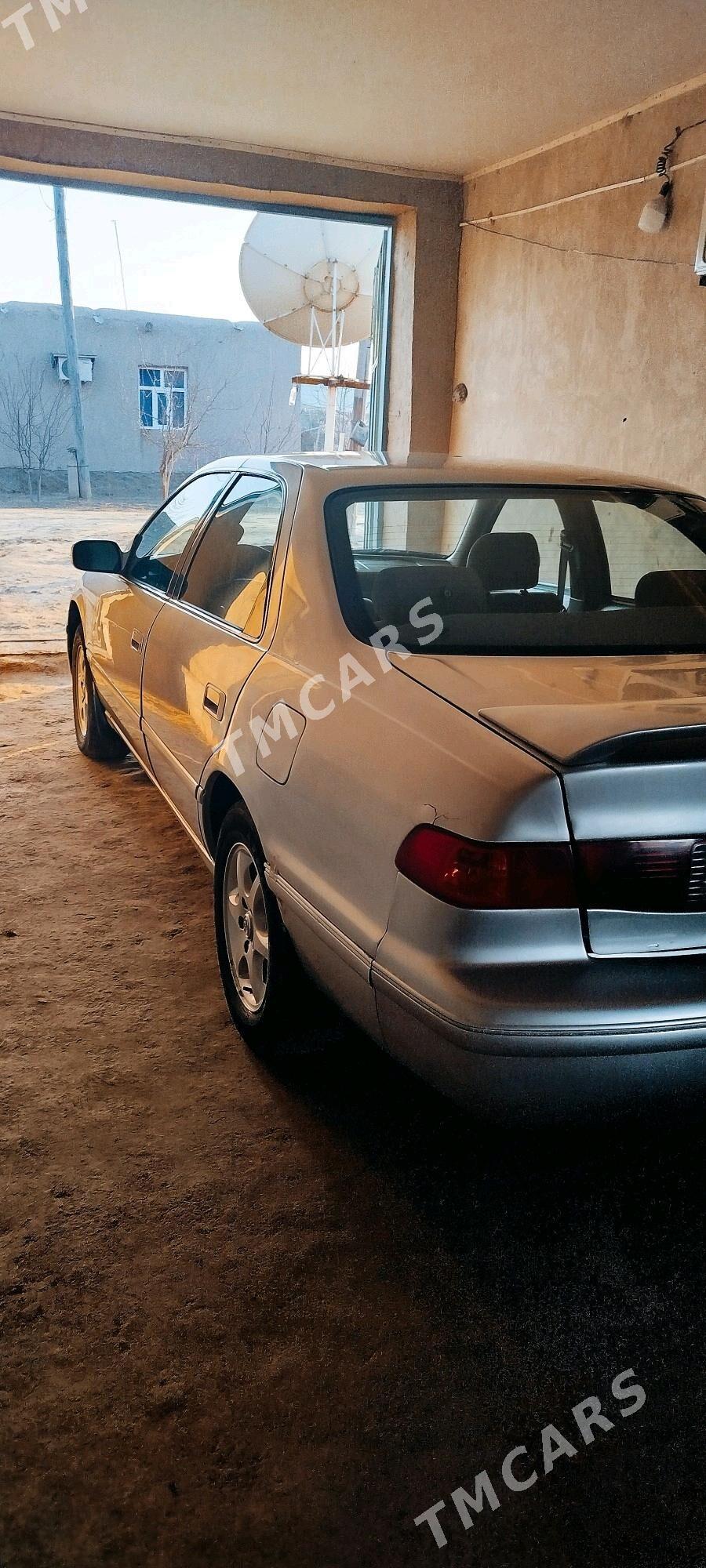 Toyota Camry 2001 - 130 000 TMT - етр. Туркменбаши - img 3