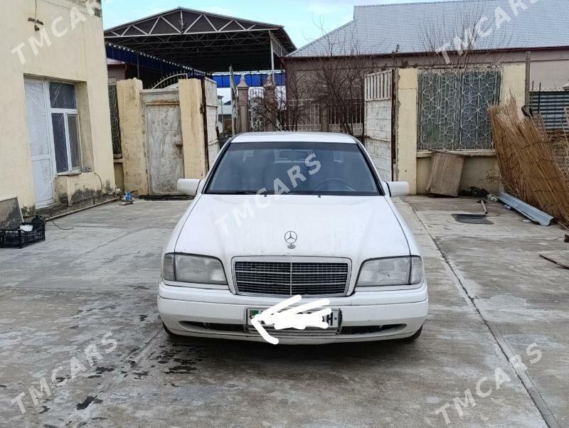 Mercedes-Benz C-Class 1997 - 65 000 TMT - Бузмеин - img 4