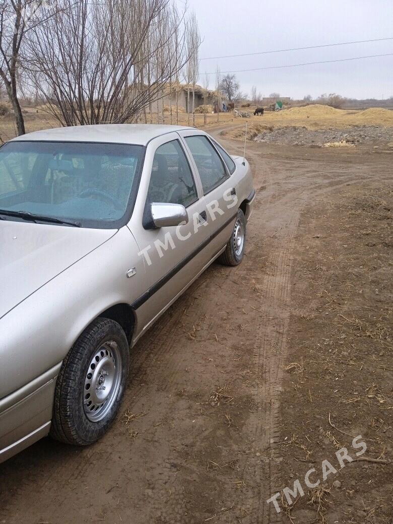 Opel Vectra 1994 - 35 000 TMT - Гурбансолтан Едже - img 3