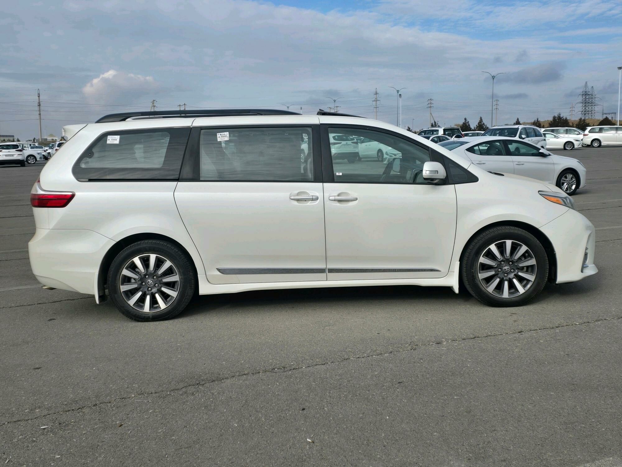 Toyota Sienna 2020 - 645 000 TMT - Ашхабад - img 7