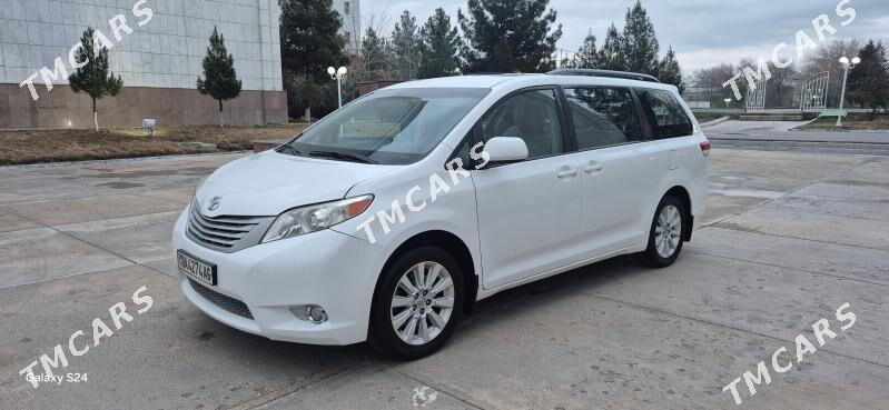 Toyota Sienna 2013 - 275 000 TMT - Aşgabat - img 2