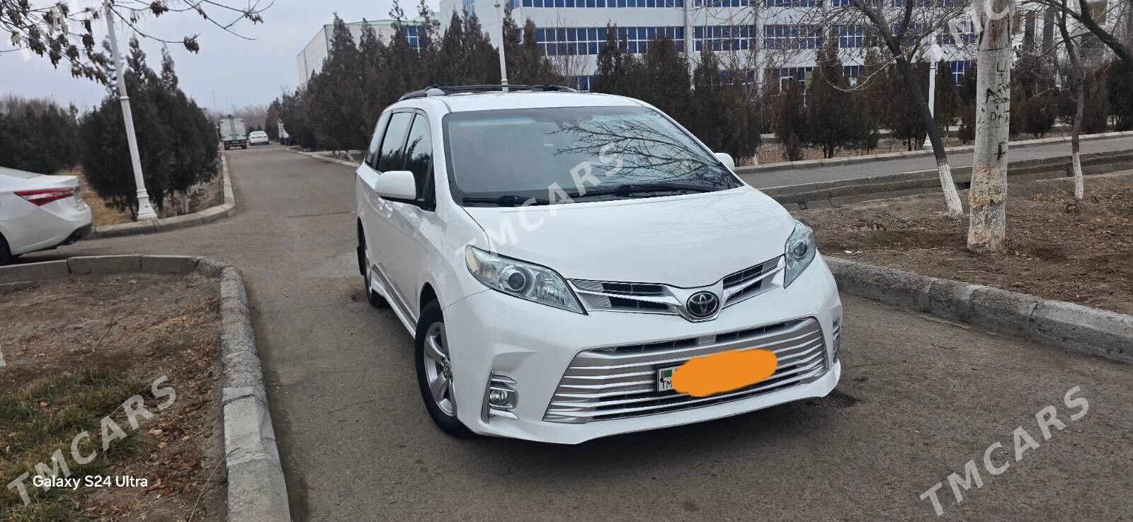 Toyota Sienna 2019 - 380 000 TMT - Дашогуз - img 5