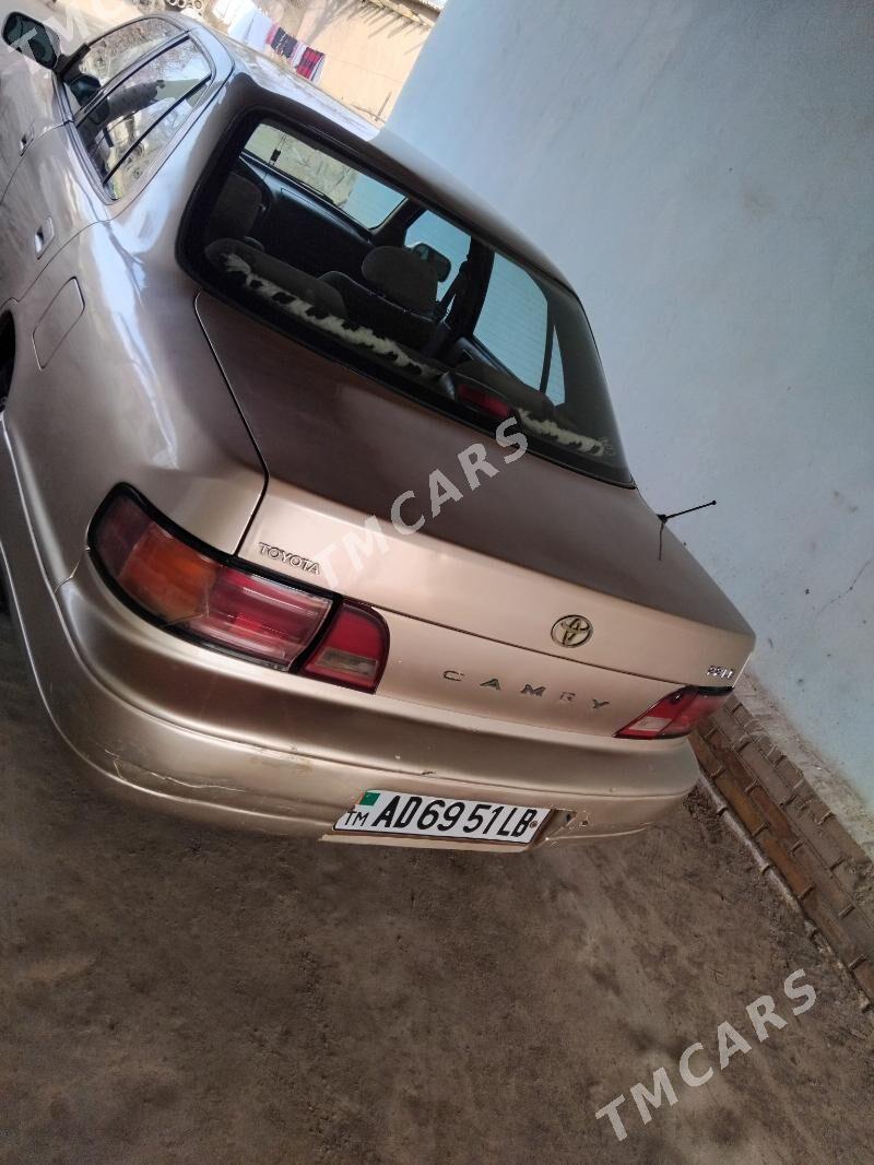 Toyota Camry 1996 - 75 000 TMT - Halaç - img 3