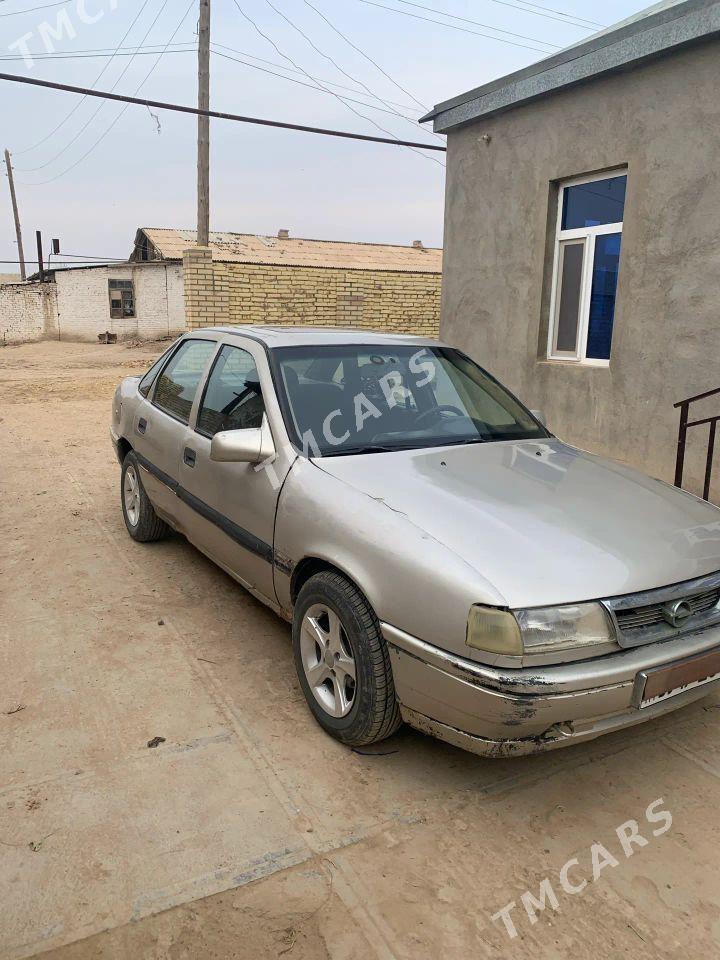 Opel Vectra 1990 - 25 000 TMT - Baýramaly - img 2