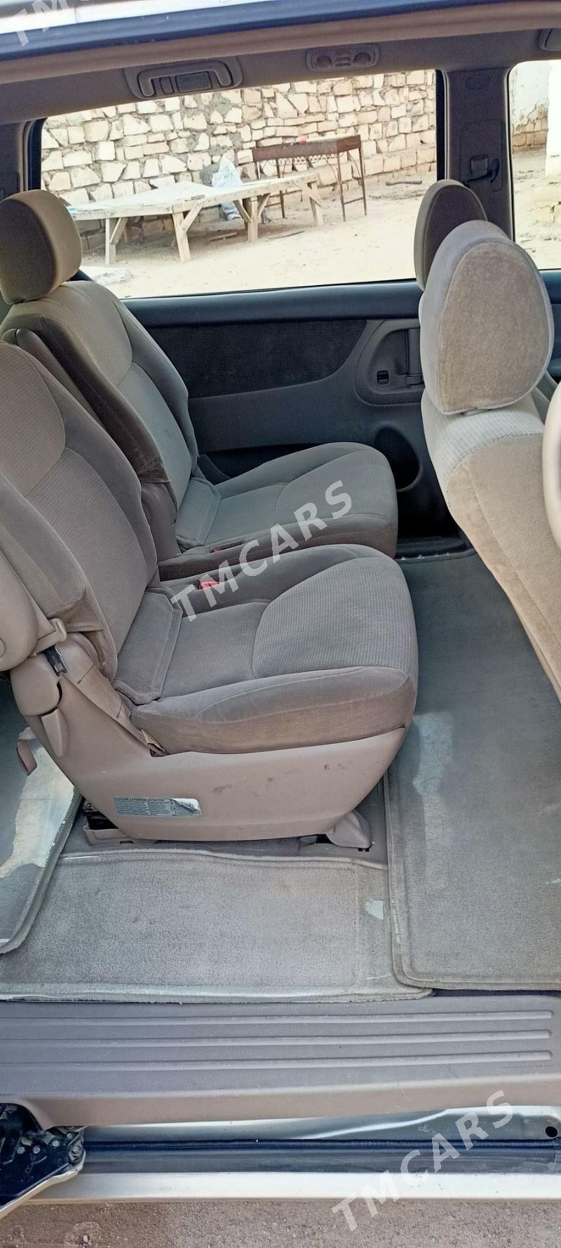 Toyota Sienna 2004 - 175 000 TMT - Türkmenbaşy - img 4