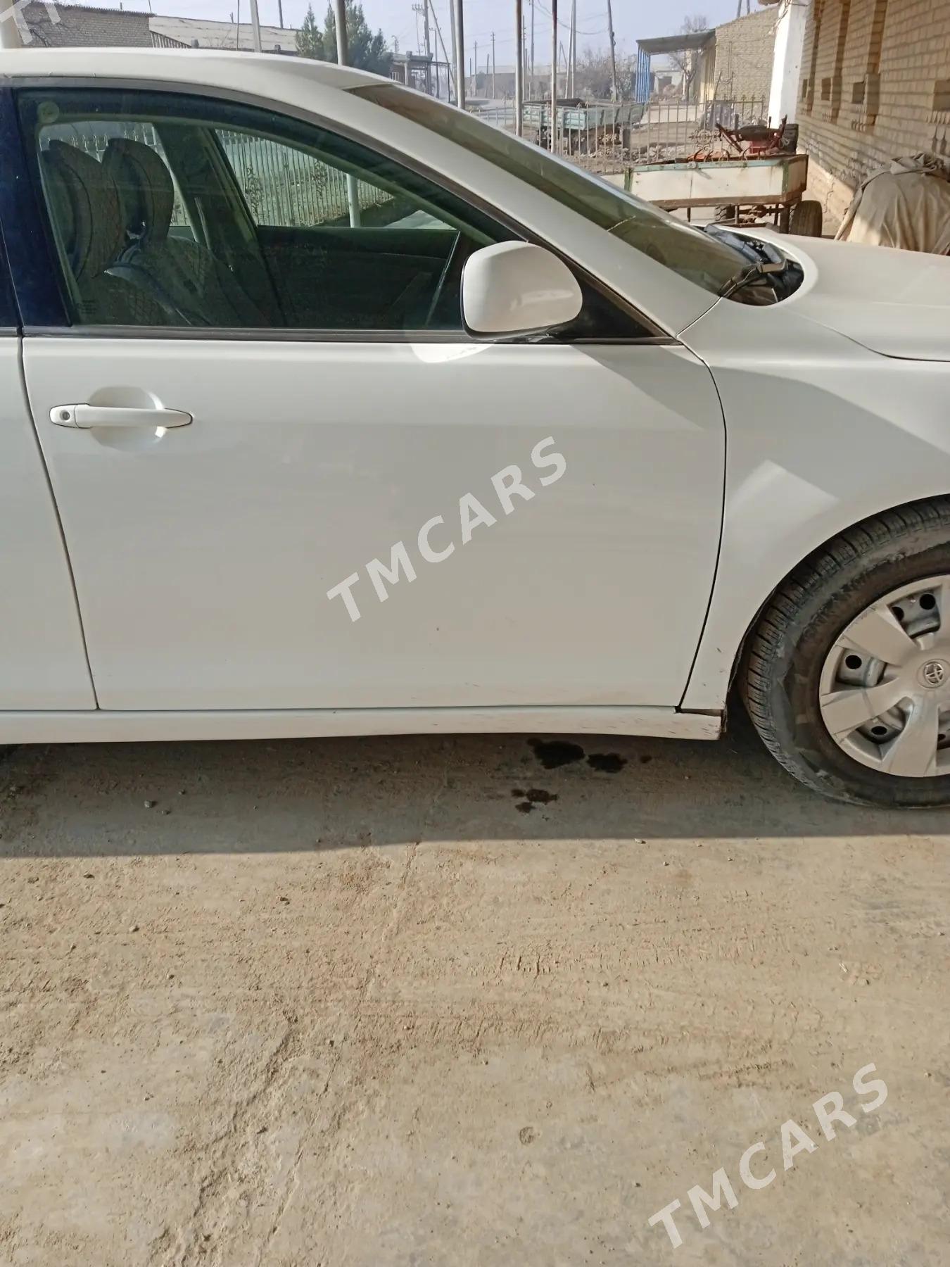 Toyota Camry 2009 - 150 000 TMT - Дянев - img 3