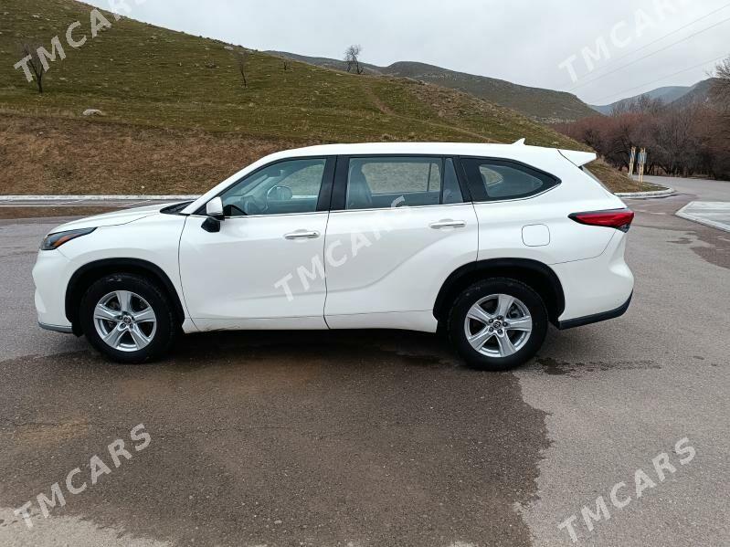 Toyota Highlander 2022 - 445 000 TMT - Бузмеин - img 4