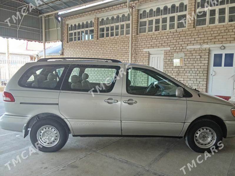 Toyota Sienna 2002 - 126 000 TMT - Sakarçäge - img 3