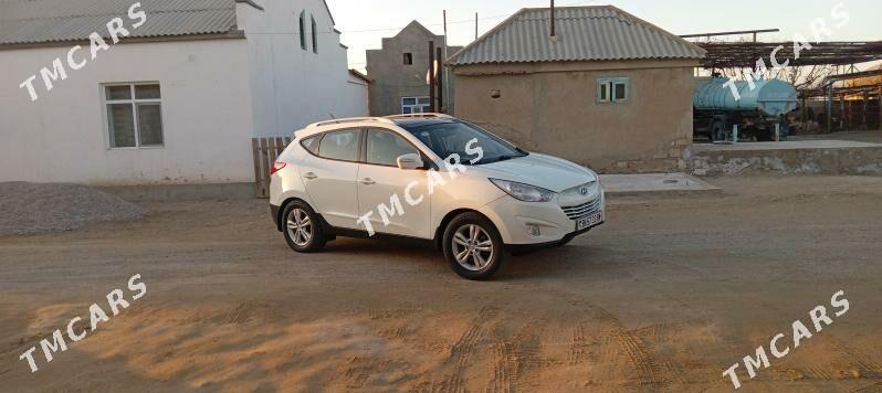 Hyundai Tucson 2010 - 135 000 TMT - Гумдаг - img 4