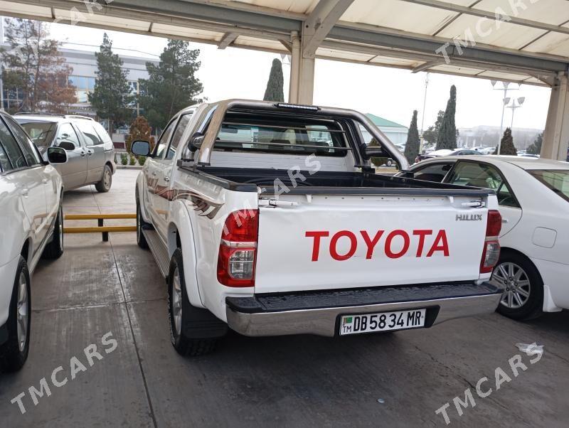 Toyota Hilux 2011 - 260 000 TMT - Мары - img 2