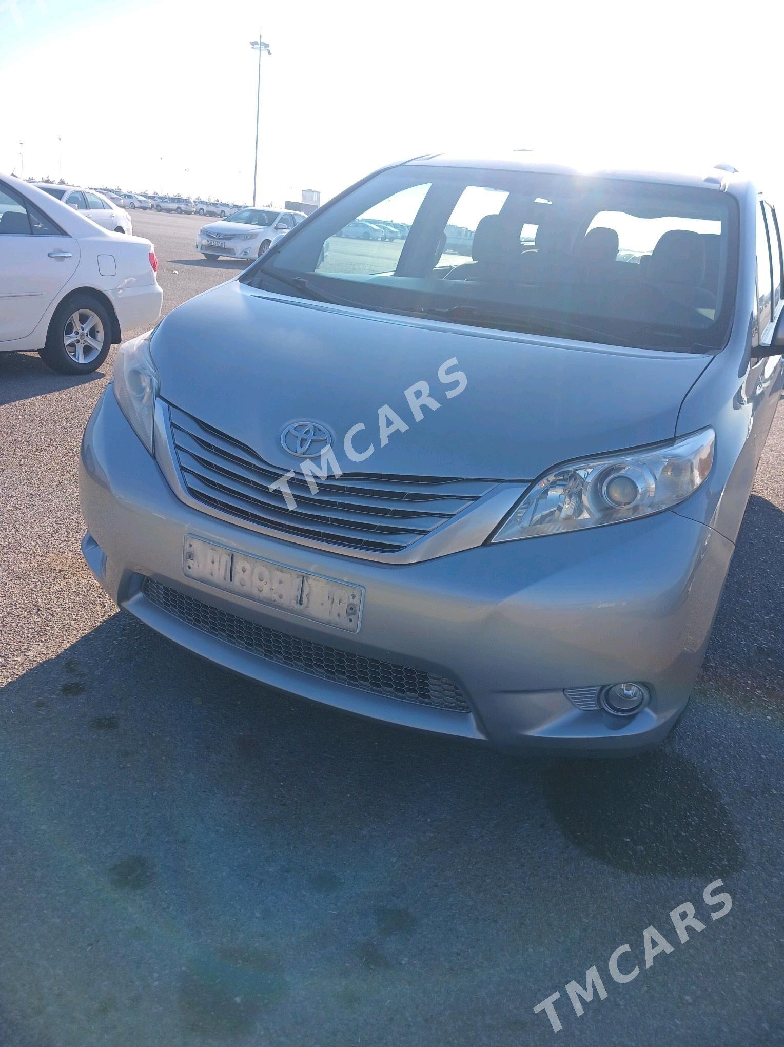 Toyota Sienna 2016 - 340 000 TMT - Halaç - img 2