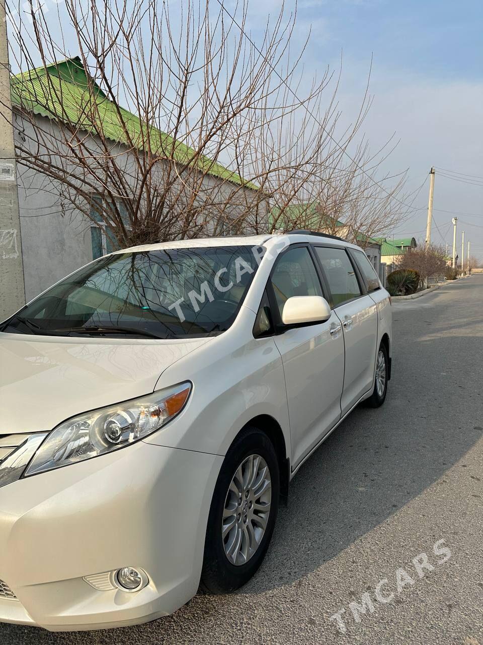 Toyota Sienna 2017 - 495 000 TMT - Aşgabat - img 2