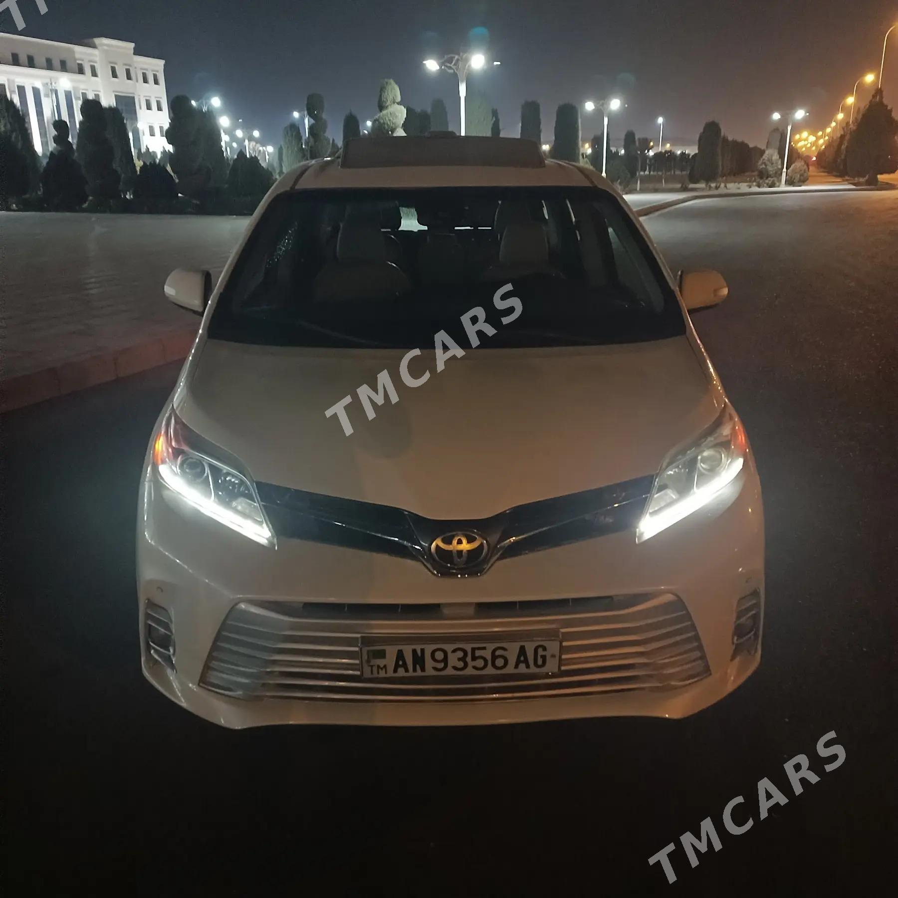 Toyota Sienna 2018 - 315 000 TMT - Aşgabat - img 5