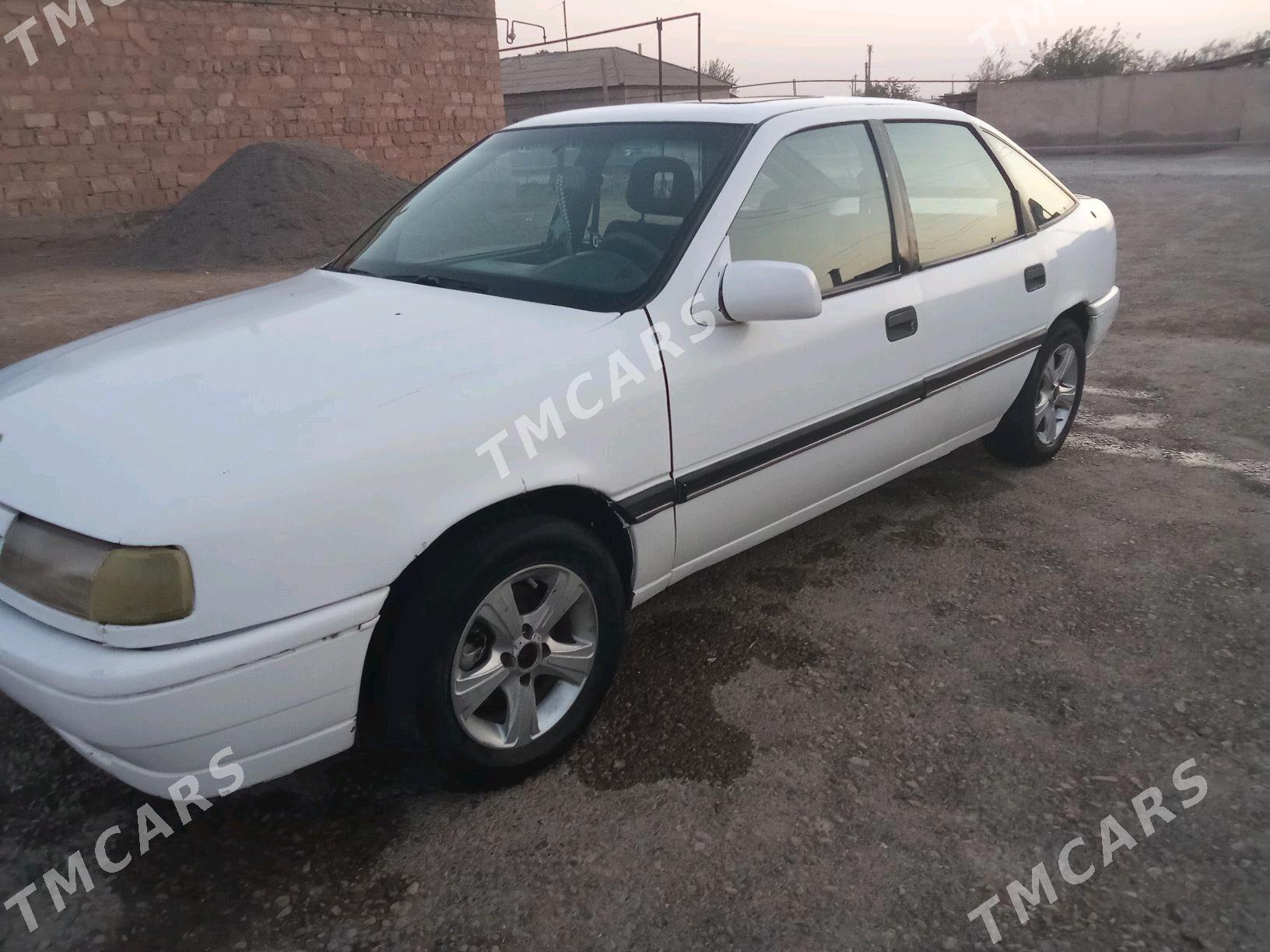 Opel Vectra 1992 - 18 000 TMT - Теджен - img 2