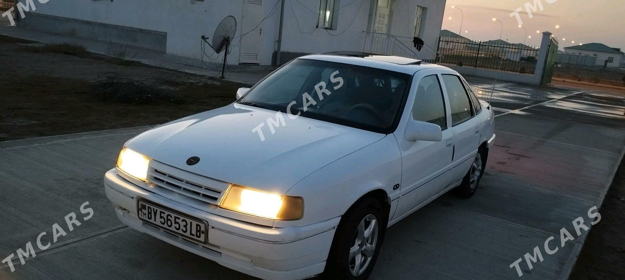 Opel Vectra 1989 - 35 000 TMT - Халач - img 3