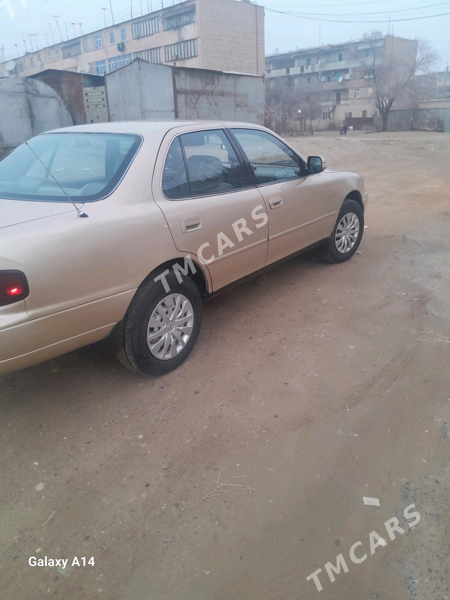 Toyota Camry 1996 - 75 000 TMT - Газаджак - img 2