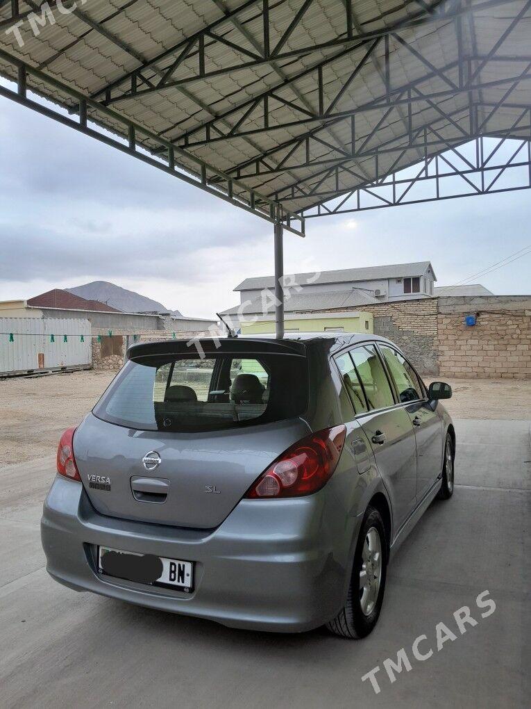 Nissan Versa 2010 - 94 000 TMT - Балканабат - img 3