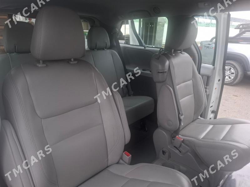 Toyota Sienna 2019 - 450 000 TMT - Мары - img 2