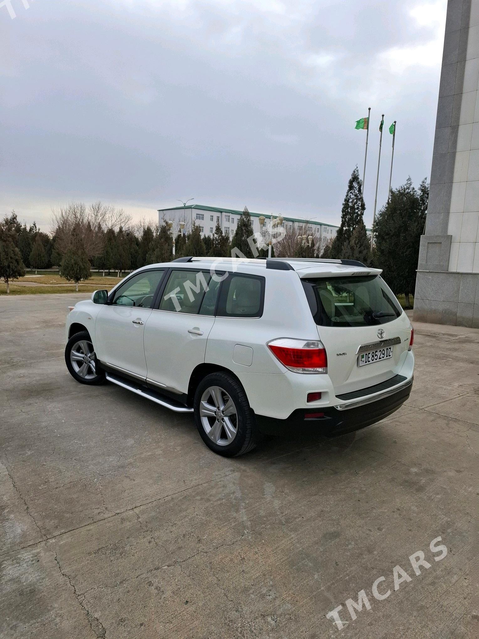 Toyota Highlander 2012 - 355 000 TMT - Дашогуз - img 9