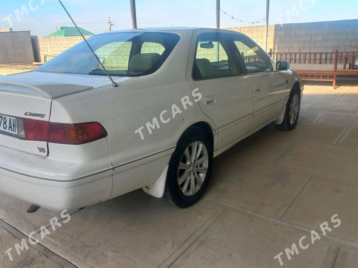 Toyota Camry 2001 - 120 000 TMT - Теджен - img 4