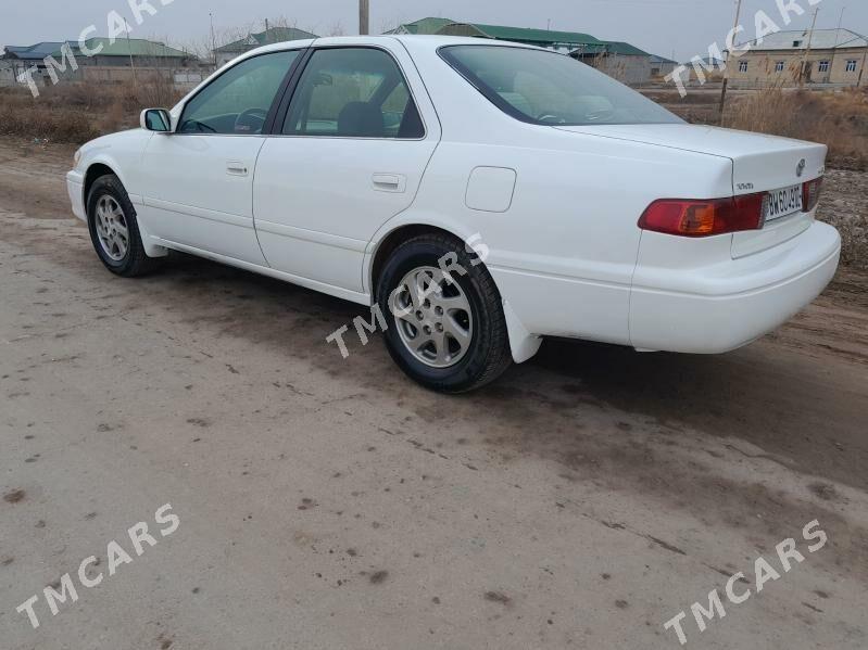 Toyota Camry 2001 - 134 000 TMT - Дашогуз - img 3