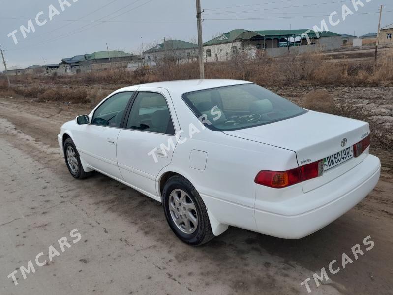 Toyota Camry 2001 - 134 000 TMT - Дашогуз - img 5