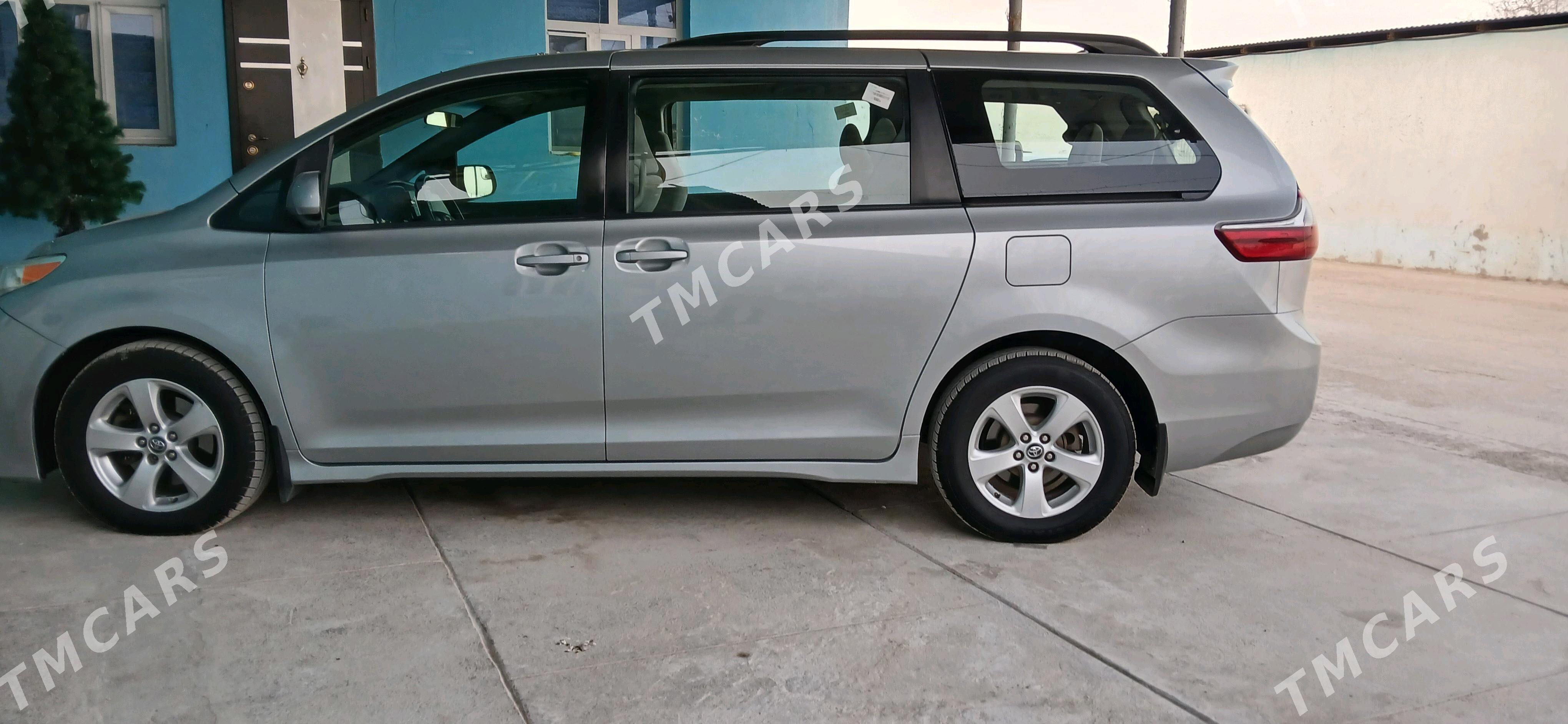 Toyota Sienna 2019 - 335 000 TMT - Kaka - img 5