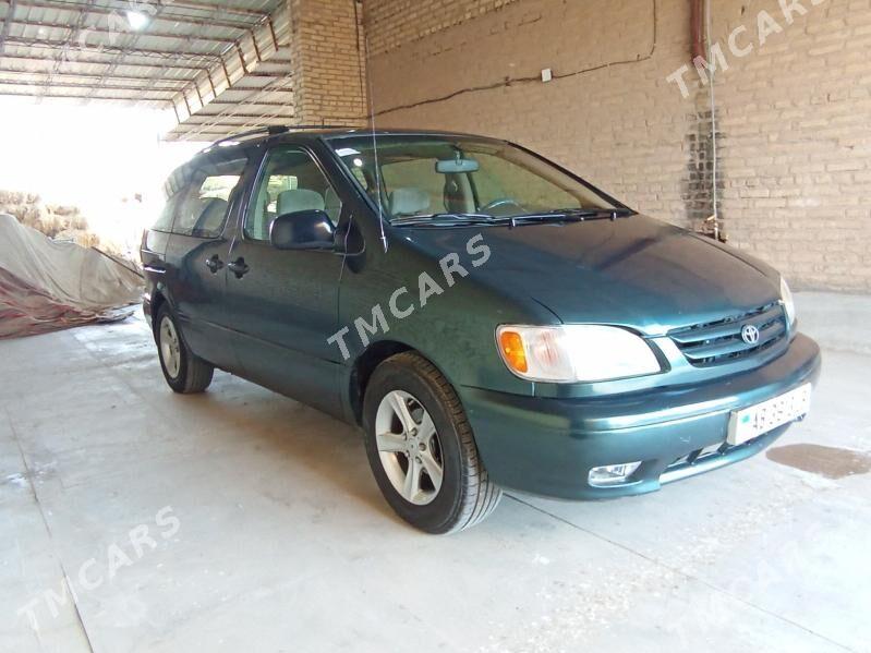 Toyota Sienna 2001 - 130 000 TMT - Фарап - img 2