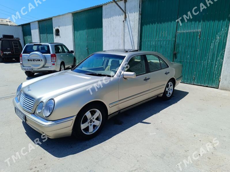 Mercedes-Benz E320 1999 - 100 000 TMT - Балканабат - img 3